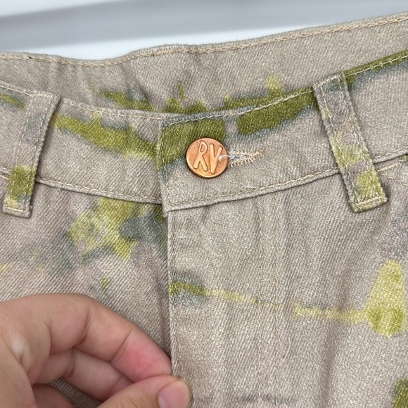 Reclaimed Vintage unisex baggy jeans in green acid wash Size 30 - Picture 6 of 13